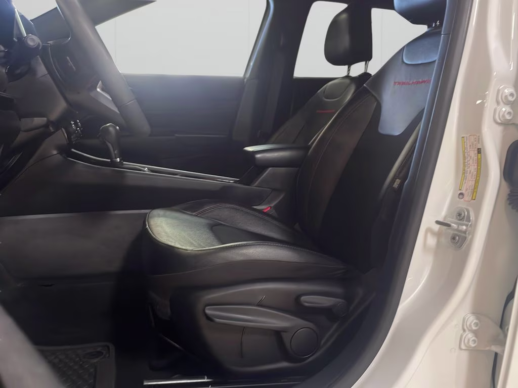 2025 Bright White Clearcoat Jeep Compass Trailhawk 4X4 SUV