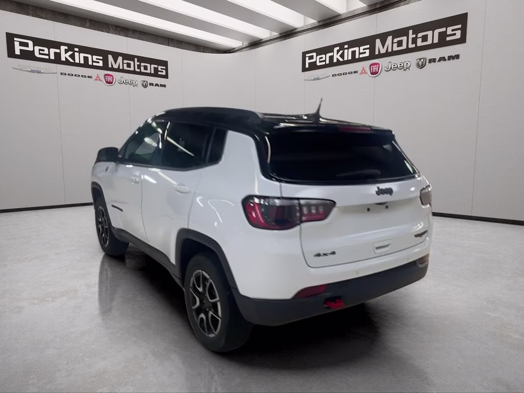 2025 Bright White Clearcoat Jeep Compass Trailhawk 4X4 SUV
