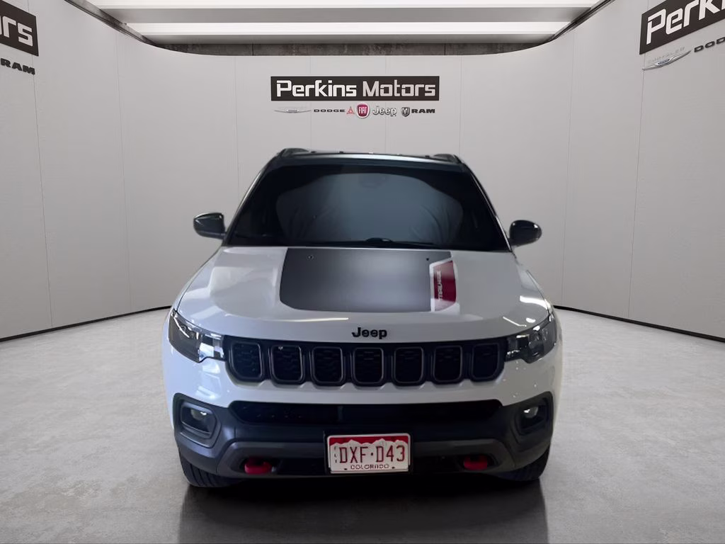2025 Bright White Clearcoat Jeep Compass Trailhawk 4X4 SUV