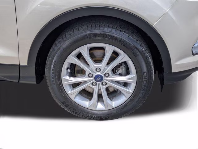 2018 White Gold Metallic Ford Escape SE 4X4 SUV