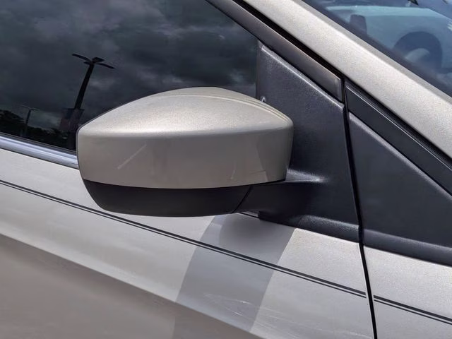 2018 White Gold Metallic Ford Escape SE 4X4 SUV