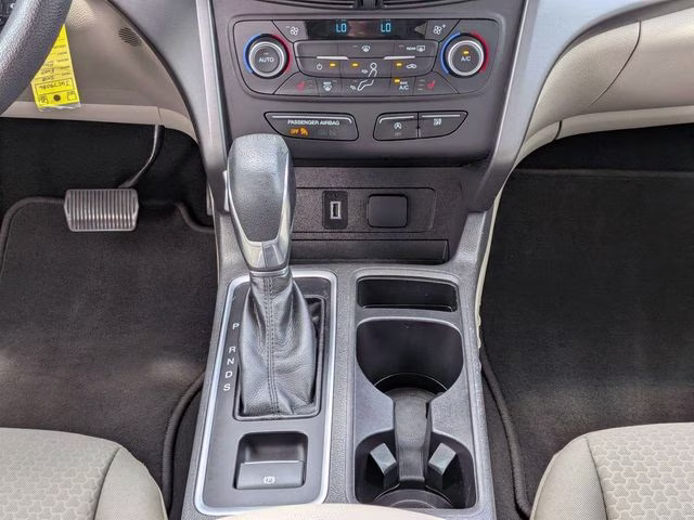 2018 White Gold Metallic Ford Escape SE 4X4 SUV
