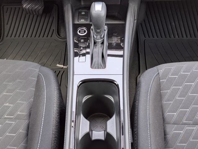 2024 Aspen White Tricoat Nissan Kicks SV FWD SUV