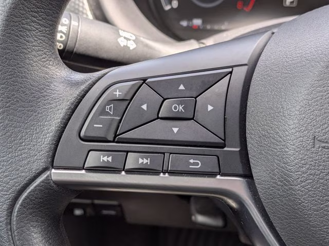 2024 Aspen White Tricoat Nissan Kicks SV FWD SUV