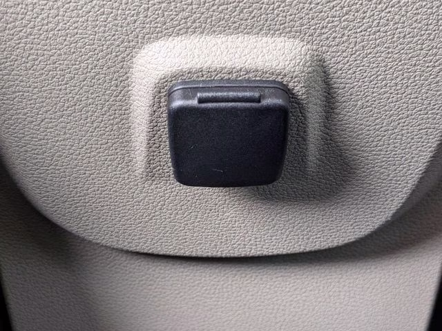2018 White Gold Metallic Ford Escape SE 4X4 SUV