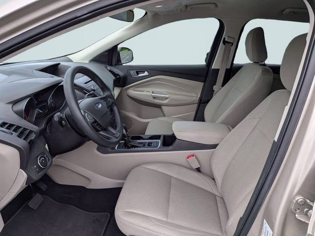2018 White Gold Metallic Ford Escape SE 4X4 SUV