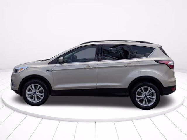 2018 White Gold Metallic Ford Escape SE 4X4 SUV