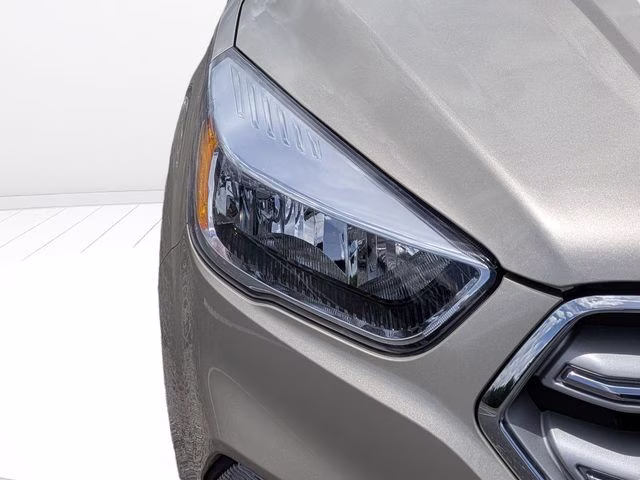 2018 White Gold Metallic Ford Escape SE 4X4 SUV