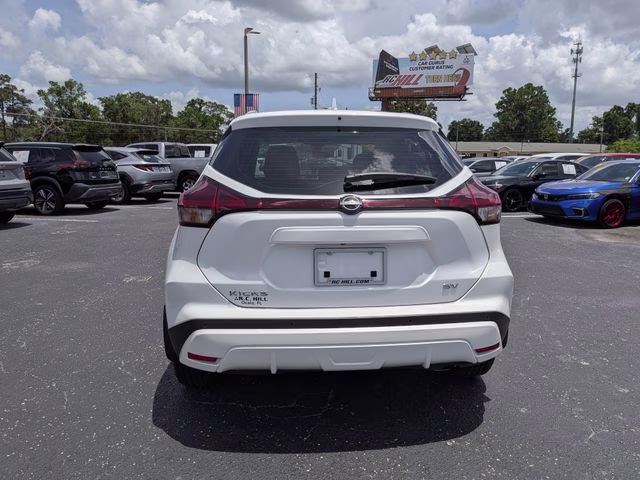 2024 Aspen White Tricoat Nissan Kicks SV FWD SUV