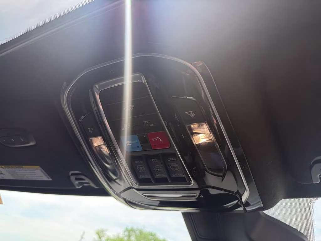 2023 Diamond Black Crystal Pearlcoat Jeep Grand Wagoneer Series II w/Massaging Front Seats & 3 Panel Sun Ro 4X4 SUV