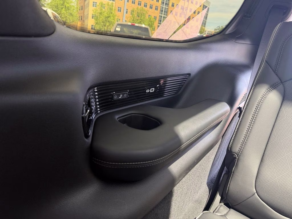 2023 Diamond Black Crystal Pearlcoat Jeep Grand Wagoneer Series II w/Massaging Front Seats & 3 Panel Sun Ro 4X4 SUV