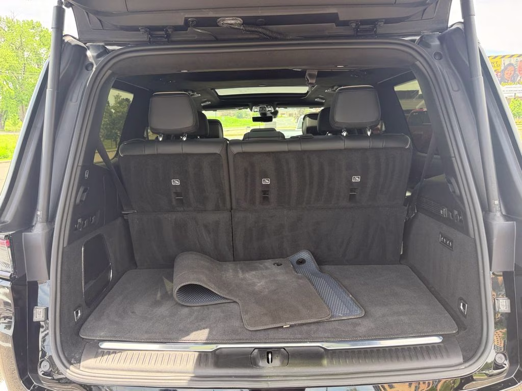 2023 Diamond Black Crystal Pearlcoat Jeep Grand Wagoneer Series II w/Massaging Front Seats & 3 Panel Sun Ro 4X4 SUV