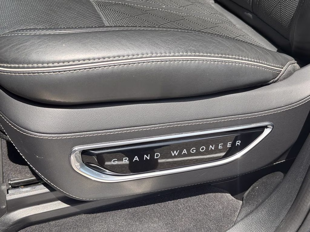 2023 Diamond Black Crystal Pearlcoat Jeep Grand Wagoneer Series II w/Massaging Front Seats & 3 Panel Sun Ro 4X4 SUV