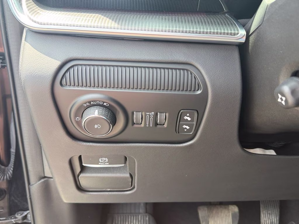 2023 Diamond Black Crystal Pearlcoat Jeep Grand Wagoneer Series II w/Massaging Front Seats & 3 Panel Sun Ro 4X4 SUV