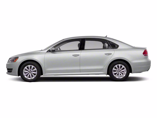 2013 Reflex Silver Metallic Volkswagen Passat 2.5 SE FWD Sedan