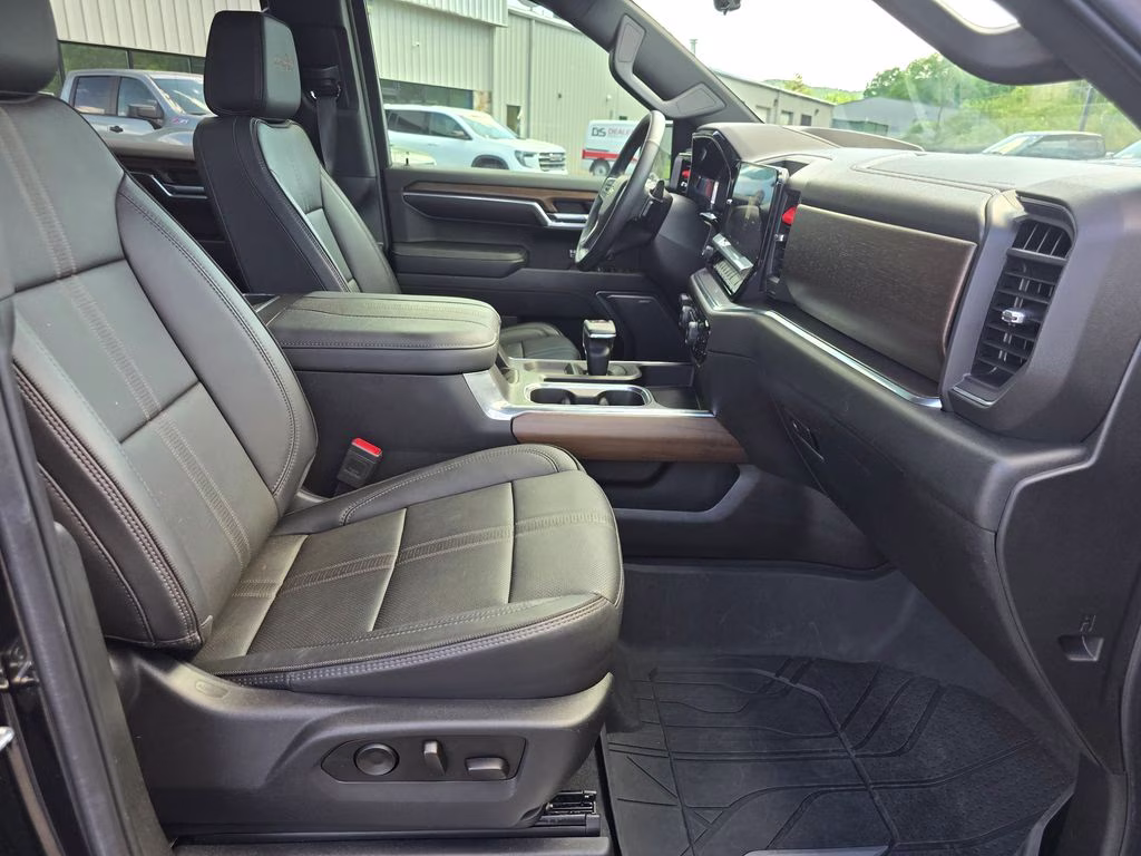 2023 Black Chevrolet Silverado 1500 High Country 4X4 Truck