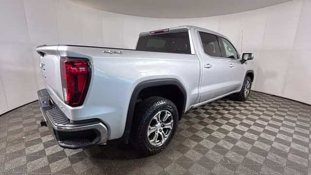2021 Quicksilver Metallic GMC Sierra 1500 SLE 4X4 Truck