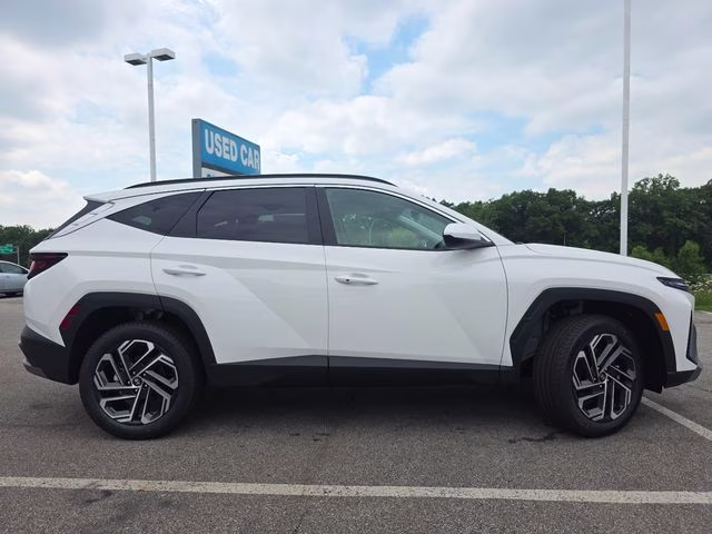 2026 White Pearl Hyundai Tucson SEL AWD SUV
