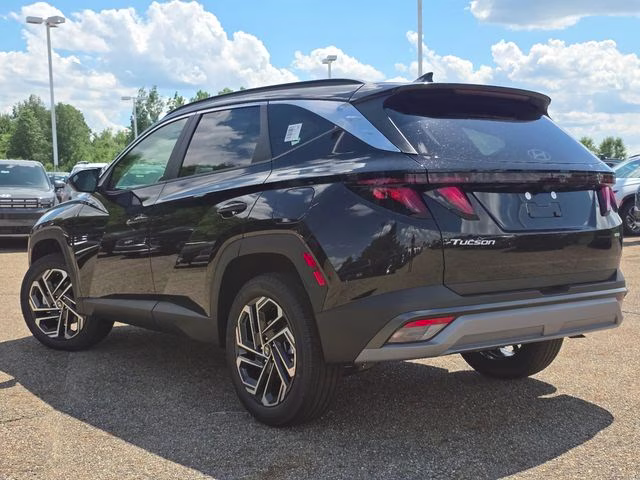 2026 Phantom Black Hyundai Tucson SEL Plus AWD SUV