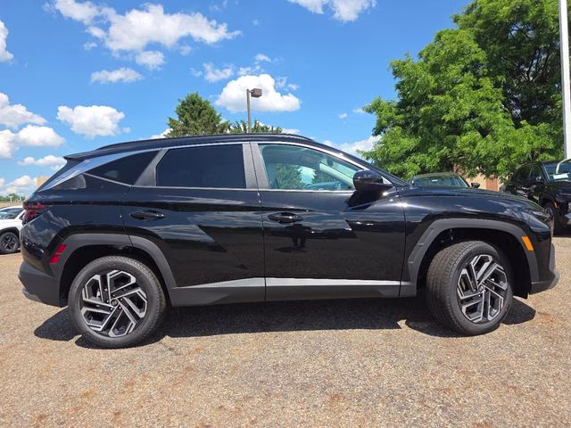 2026 Phantom Black Hyundai Tucson SEL Plus AWD SUV
