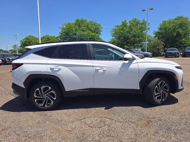 2026 White Pearl Hyundai Tucson SEL AWD SUV