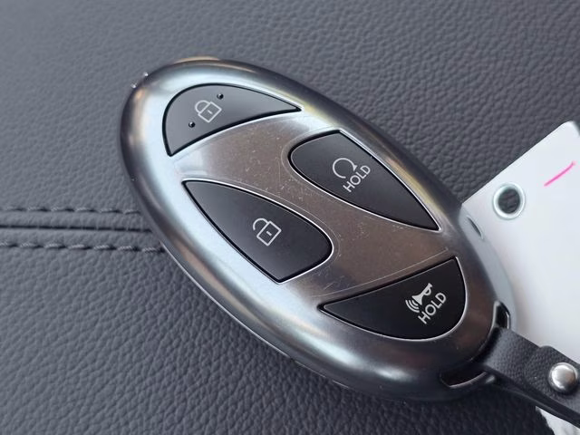 2026 White Pearl Hyundai Tucson SEL AWD SUV