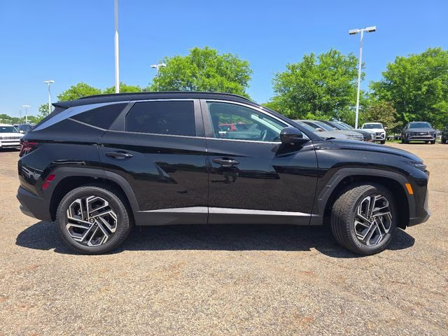 2026 Phantom Black Hyundai Tucson SEL AWD SUV