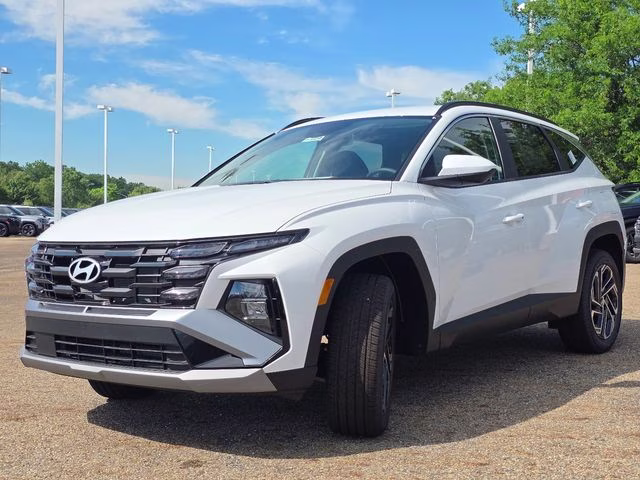 2026 White Pearl Hyundai Tucson SEL Plus AWD SUV