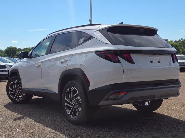 2026 White Pearl Hyundai Tucson SEL Plus AWD SUV