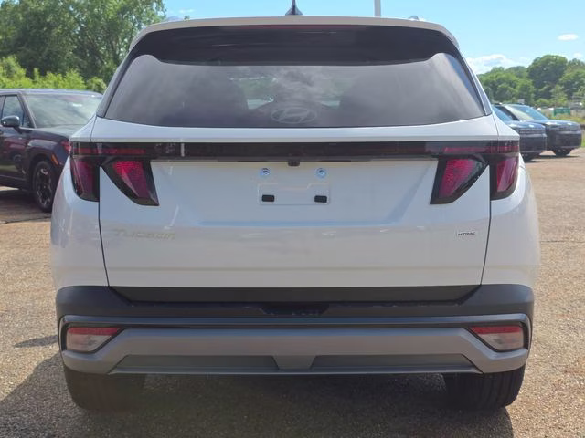 2026 White Pearl Hyundai Tucson SEL Plus AWD SUV