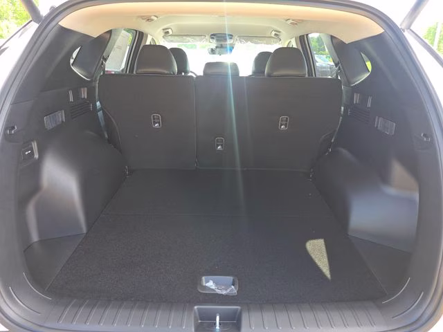 2026 White Pearl Hyundai Tucson SEL Plus AWD SUV