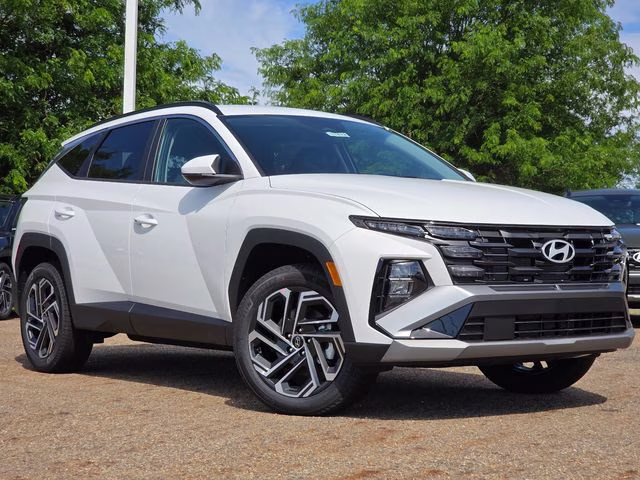 2026 White Pearl Hyundai Tucson SEL Plus AWD SUV