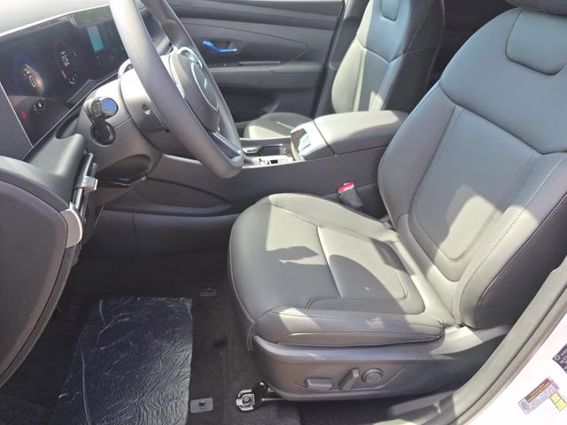 2026 White Pearl Hyundai Tucson SEL Plus AWD SUV