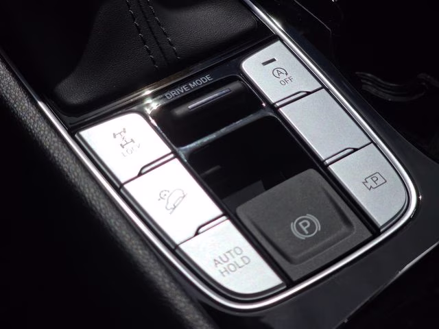 2026 White Pearl Hyundai Tucson SEL Plus AWD SUV