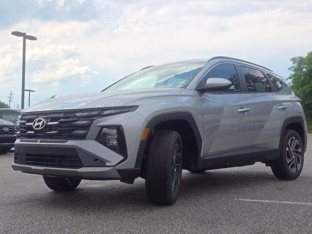 2026 Shimmering Silver Hyundai Tucson SEL Plus AWD SUV