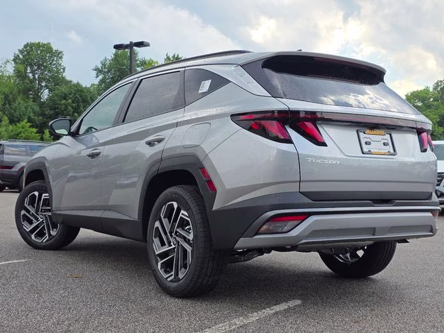 2026 Shimmering Silver Hyundai Tucson SEL Plus AWD SUV
