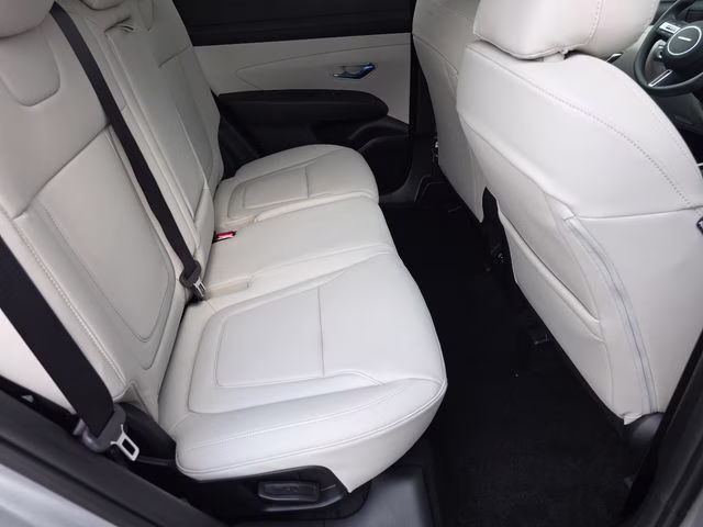 2026 Shimmering Silver Hyundai Tucson SEL Plus AWD SUV