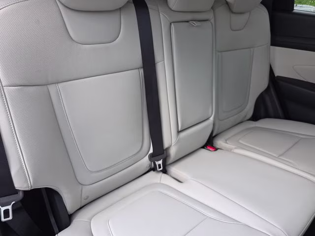 2026 Shimmering Silver Hyundai Tucson SEL Plus AWD SUV