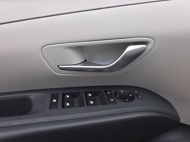 2026 Shimmering Silver Hyundai Tucson SEL Plus AWD SUV