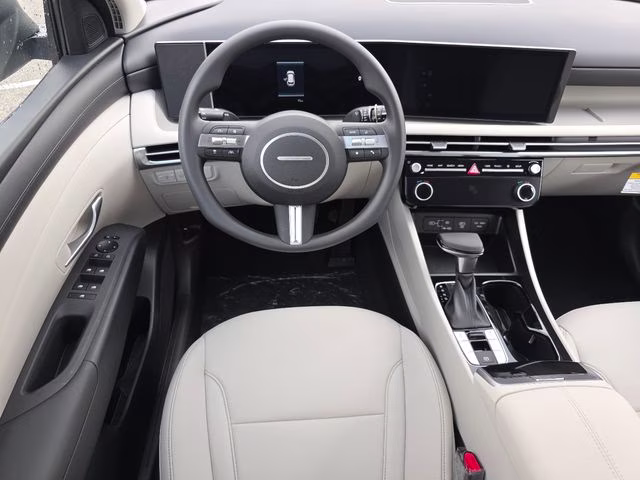2026 Shimmering Silver Hyundai Tucson SEL Plus AWD SUV