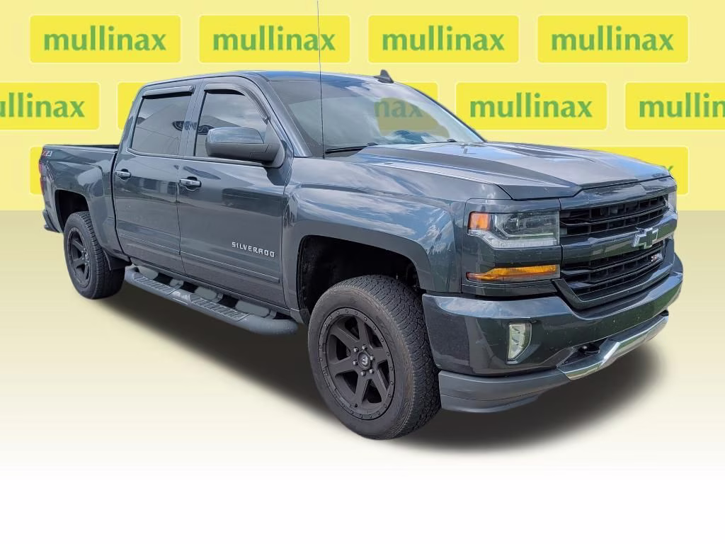 2018 Graphite Metallic Chevrolet Silverado 1500 LT 4X4 Truck