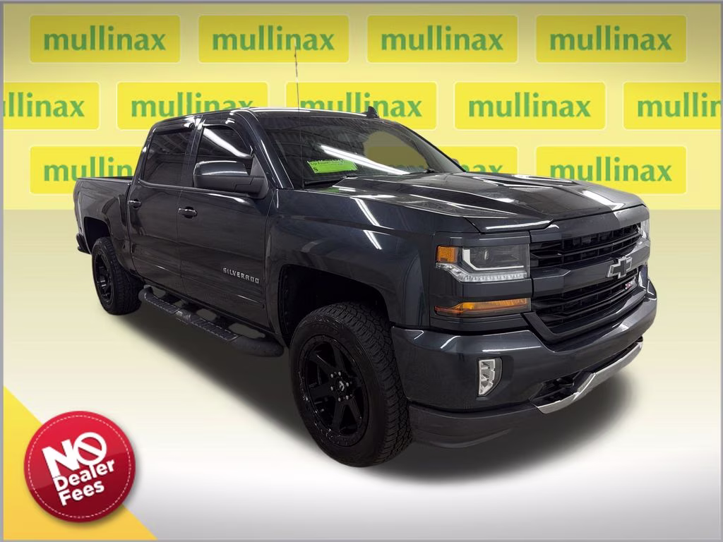 2018 Graphite Metallic Chevrolet Silverado 1500 LT 4X4 Truck