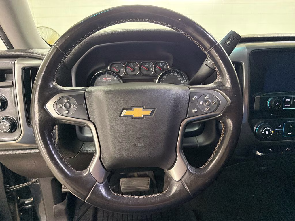 2018 Graphite Metallic Chevrolet Silverado 1500 LT 4X4 Truck