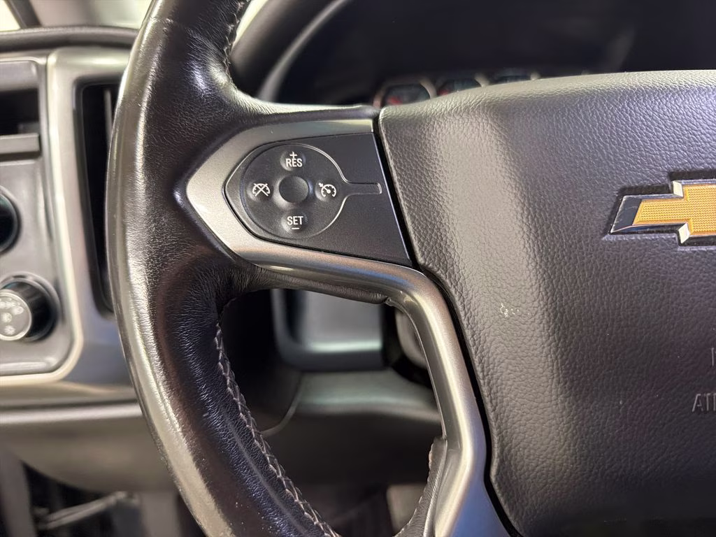 2018 Graphite Metallic Chevrolet Silverado 1500 LT 4X4 Truck