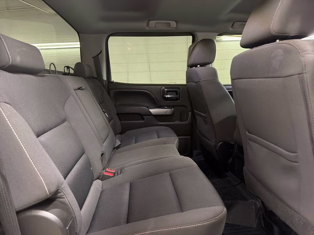2018 Graphite Metallic Chevrolet Silverado 1500 LT 4X4 Truck
