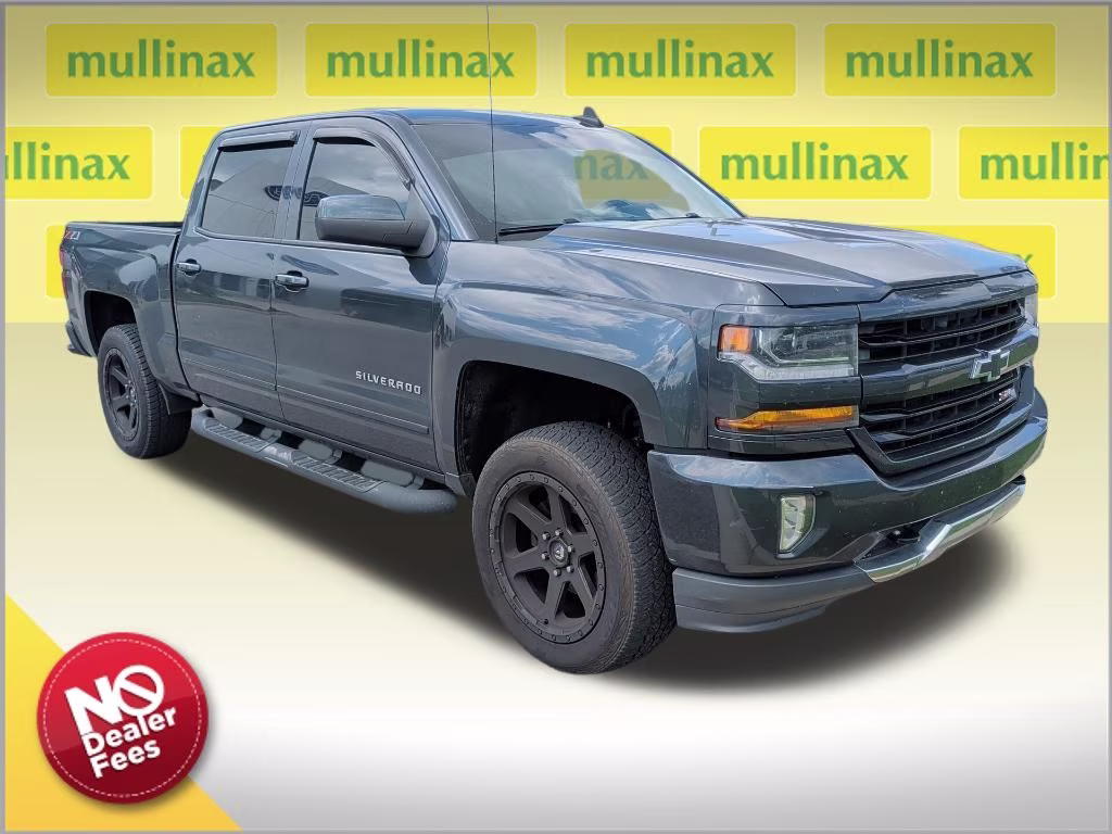 2018 Graphite Metallic Chevrolet Silverado 1500 LT 4X4 Truck