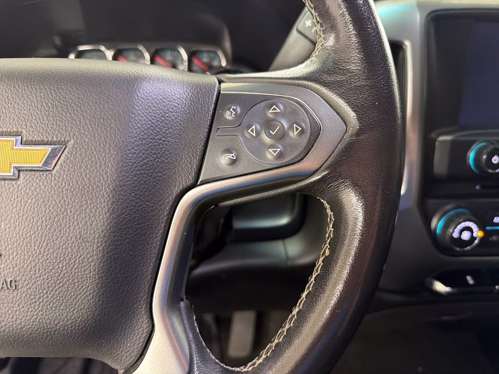 2018 Graphite Metallic Chevrolet Silverado 1500 LT 4X4 Truck