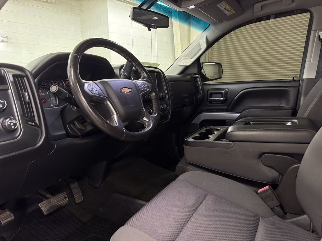 2018 Graphite Metallic Chevrolet Silverado 1500 LT 4X4 Truck