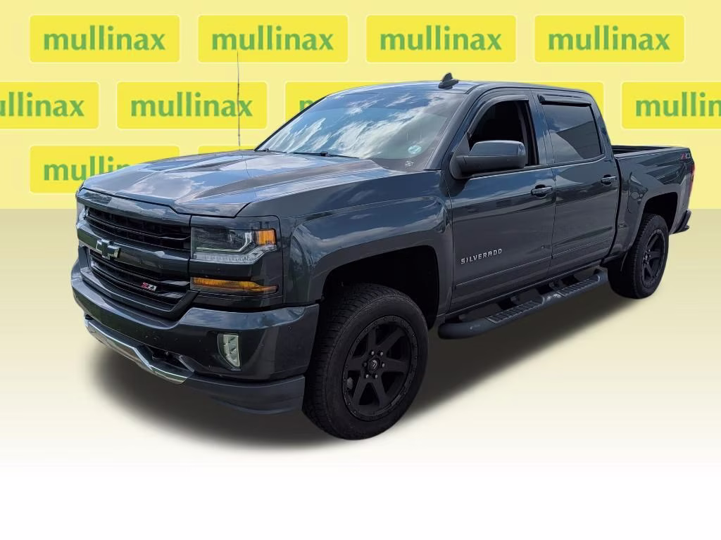 2018 Graphite Metallic Chevrolet Silverado 1500 LT 4X4 Truck