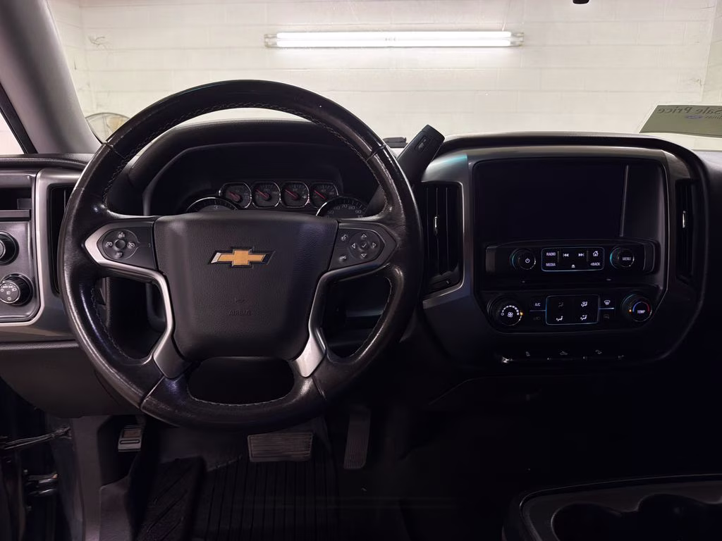 2018 Graphite Metallic Chevrolet Silverado 1500 LT 4X4 Truck